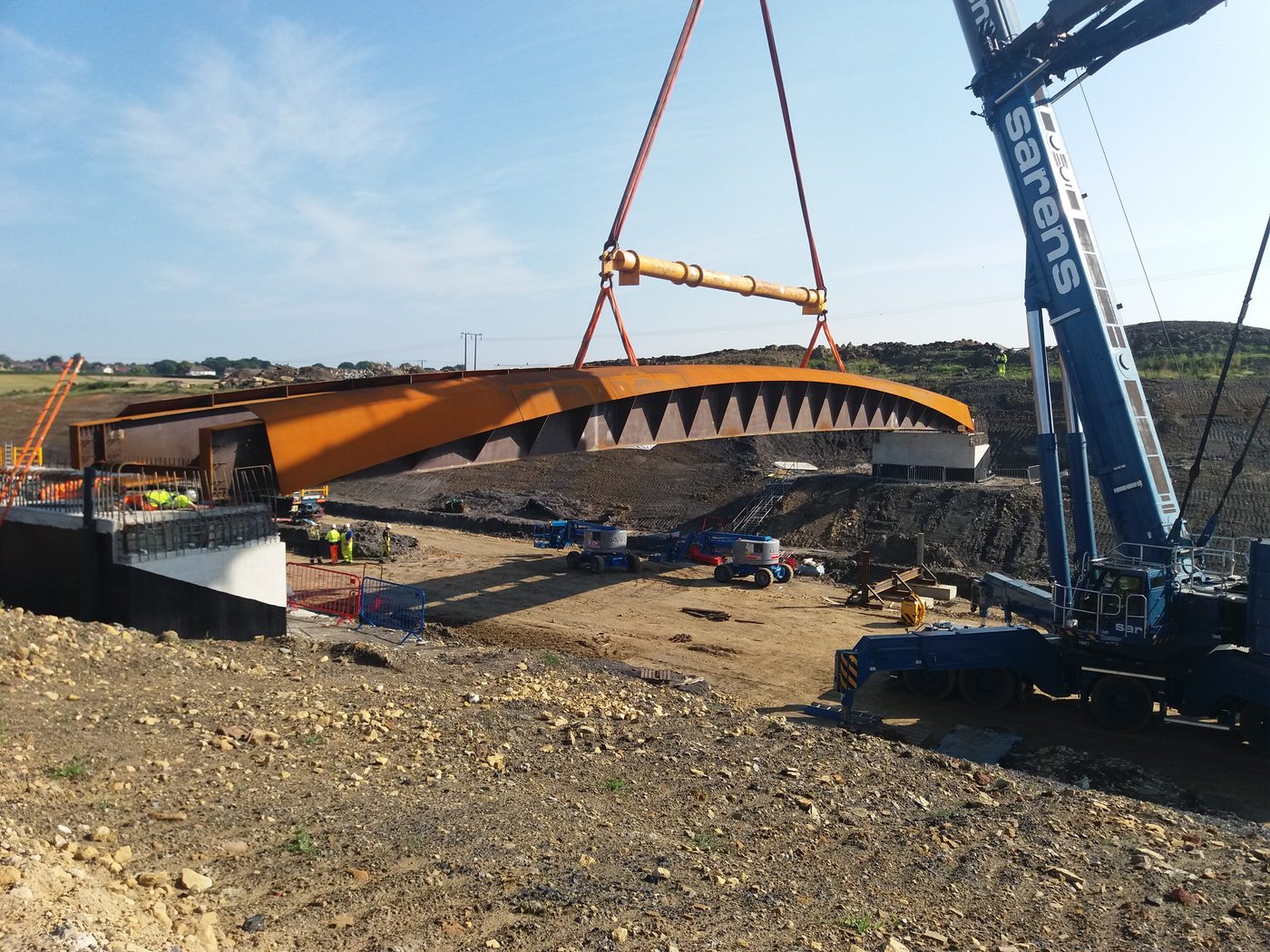 Major infrastructure bridge beam installation